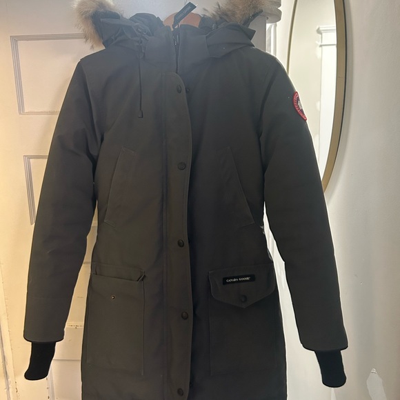 Canada Goose Trillium Jacket - Picture 2 of 8
